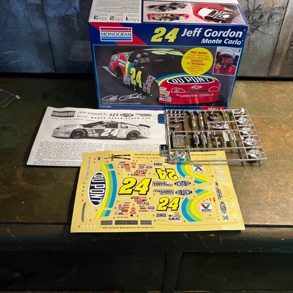 Revell Monogram 1995 #24 Jeff Gordon NASCAR 1:24 Scale Model Kit New Unbuilt - Picture 4 of 7